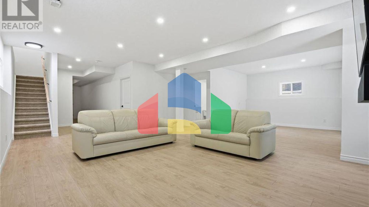 Residential - Single Family Home - Kitchener, Canada - Canada