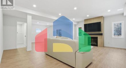 Residential - Single Family Home - Kitchener, Canada - Canada