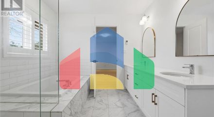 Residential - Single Family Home - Kitchener, Canada - Canada