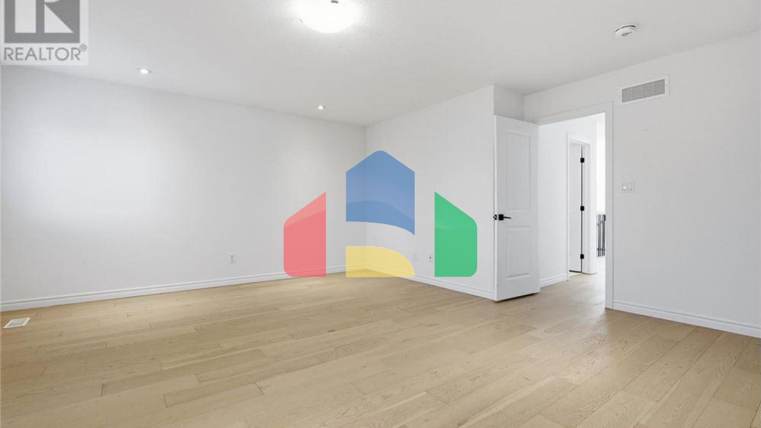 Residential - Single Family Home - Kitchener, Canada - Canada