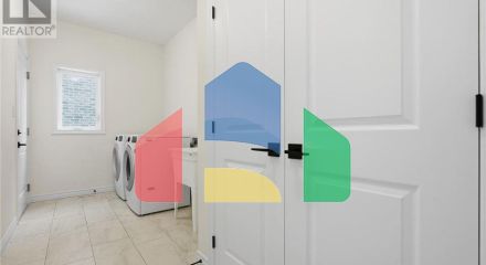 Residential - Single Family Home - Kitchener, Canada - Canada