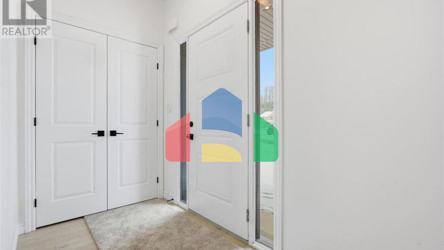 Residential - Single Family Home - Kitchener, Canada - Canada