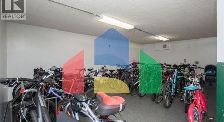 Residential - Single Family Home - Kitchener, Canada - Canada