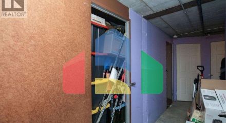 Residential - Single Family Home - Kitchener, Canada - Canada