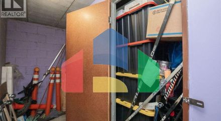 Residential - Single Family Home - Kitchener, Canada - Canada