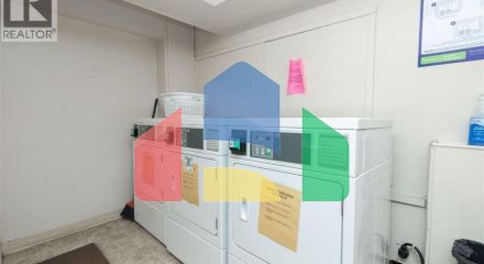 Residential - Single Family Home - Kitchener, Canada - Canada