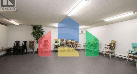 Residential - Single Family Home - Kitchener, Canada - Canada