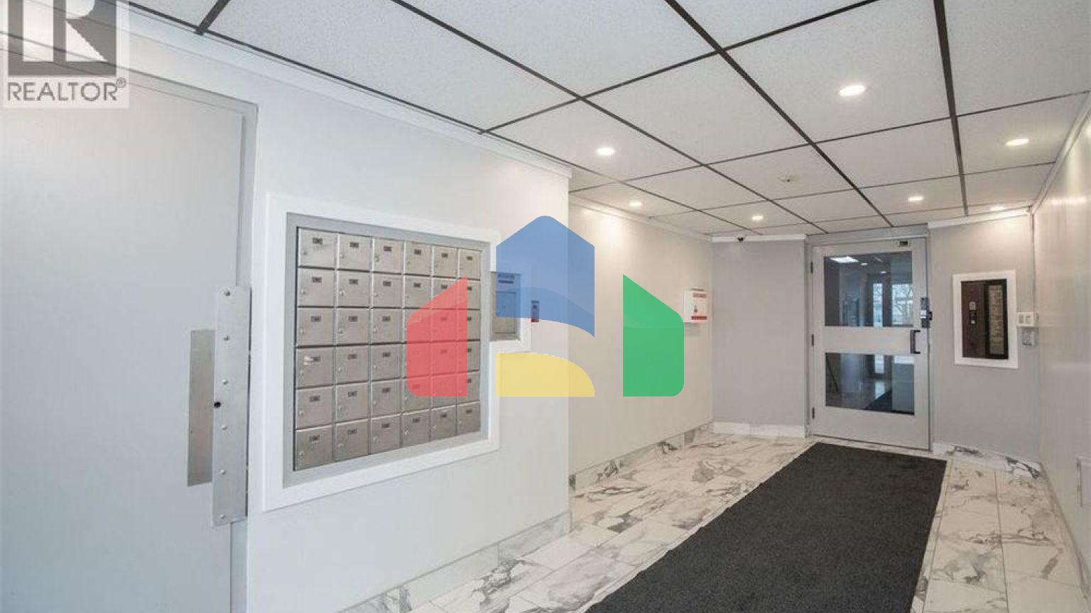 Residential - Single Family Home - Kitchener, Canada - Canada