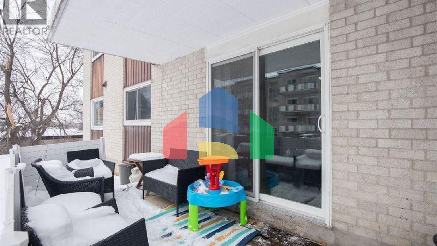 Residential - Single Family Home - Kitchener, Canada - Canada