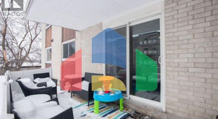 Residential - Single Family Home - Kitchener, Canada - Canada