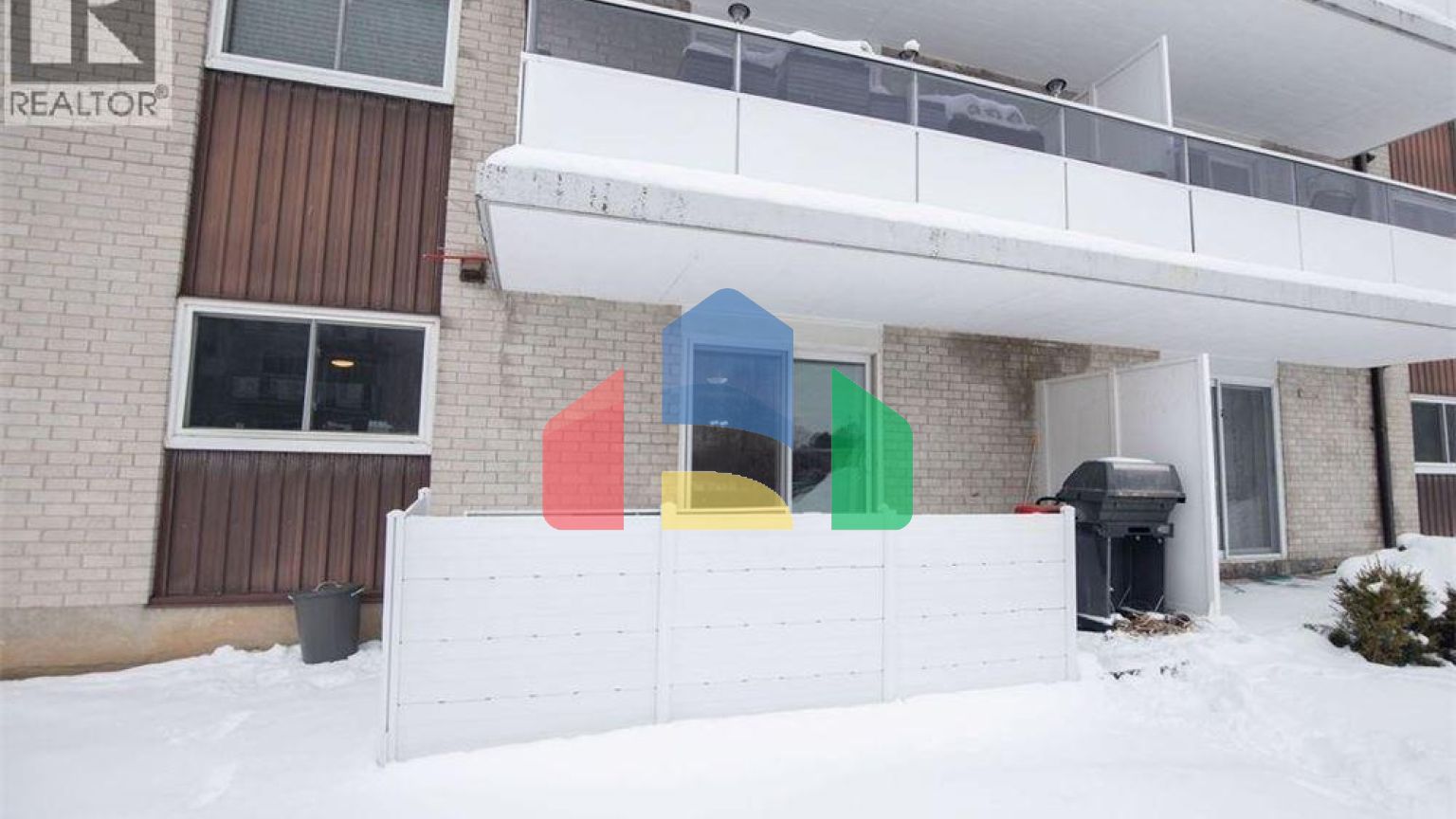 Residential - Single Family Home - Kitchener, Canada - Canada