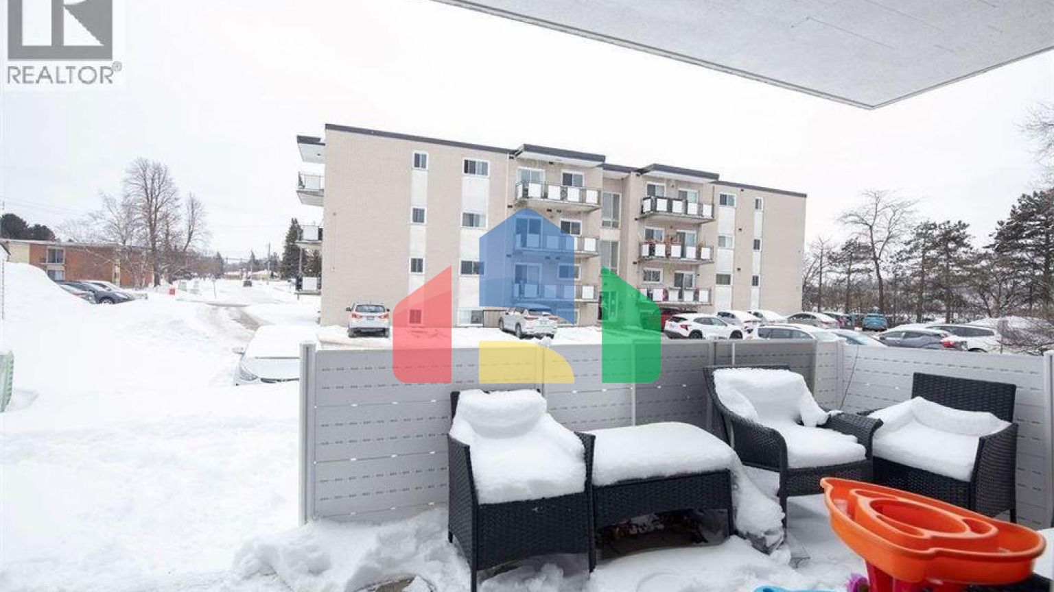 Residential - Single Family Home - Kitchener, Canada - Canada