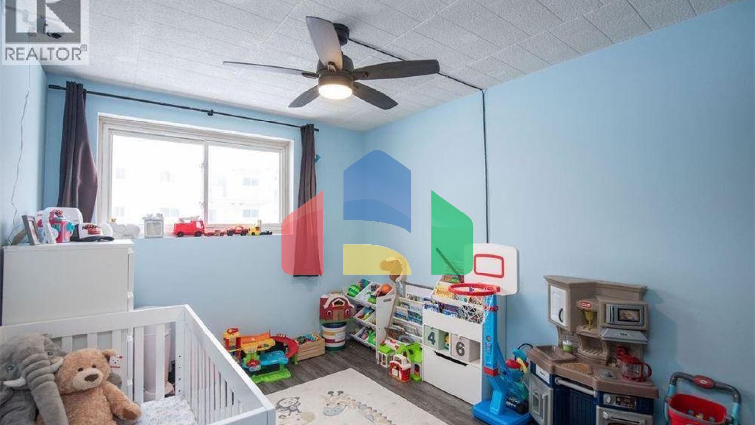 Residential - Single Family Home - Kitchener, Canada - Canada