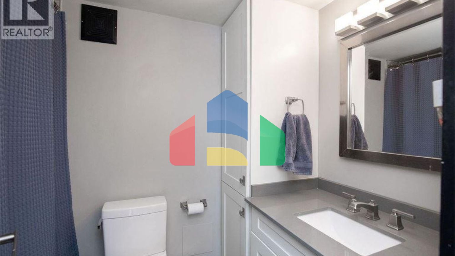 Residential - Single Family Home - Kitchener, Canada - Canada