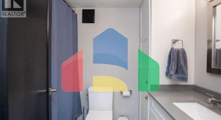 Residential - Single Family Home - Kitchener, Canada - Canada