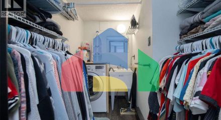 Residential - Single Family Home - Kitchener, Canada - Canada