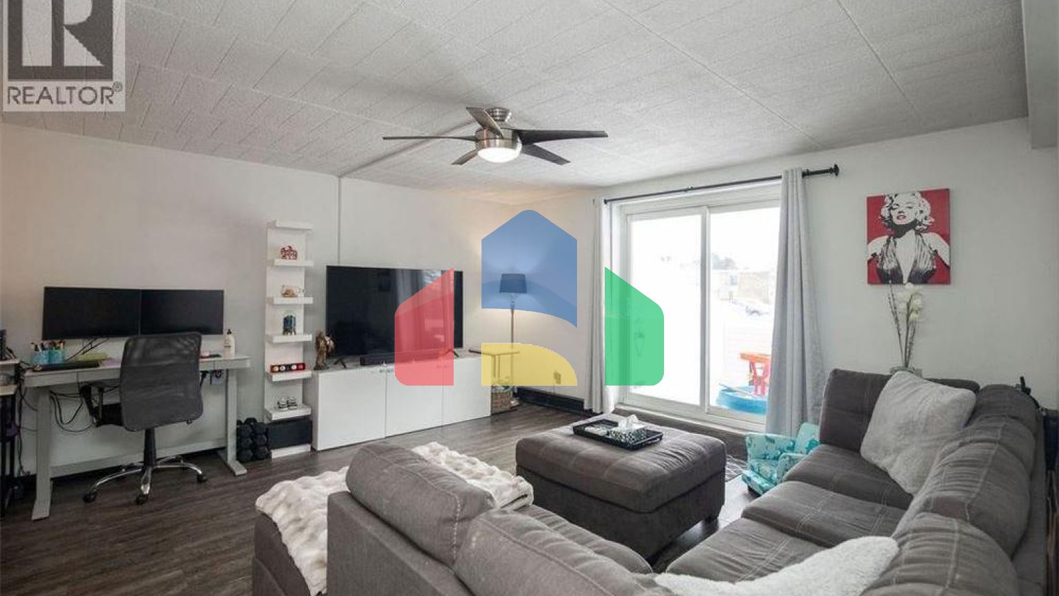 Residential - Single Family Home - Kitchener, Canada - Canada