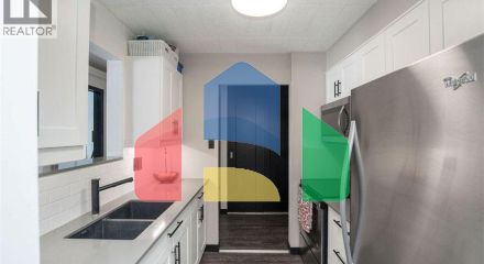 Residential - Single Family Home - Kitchener, Canada - Canada