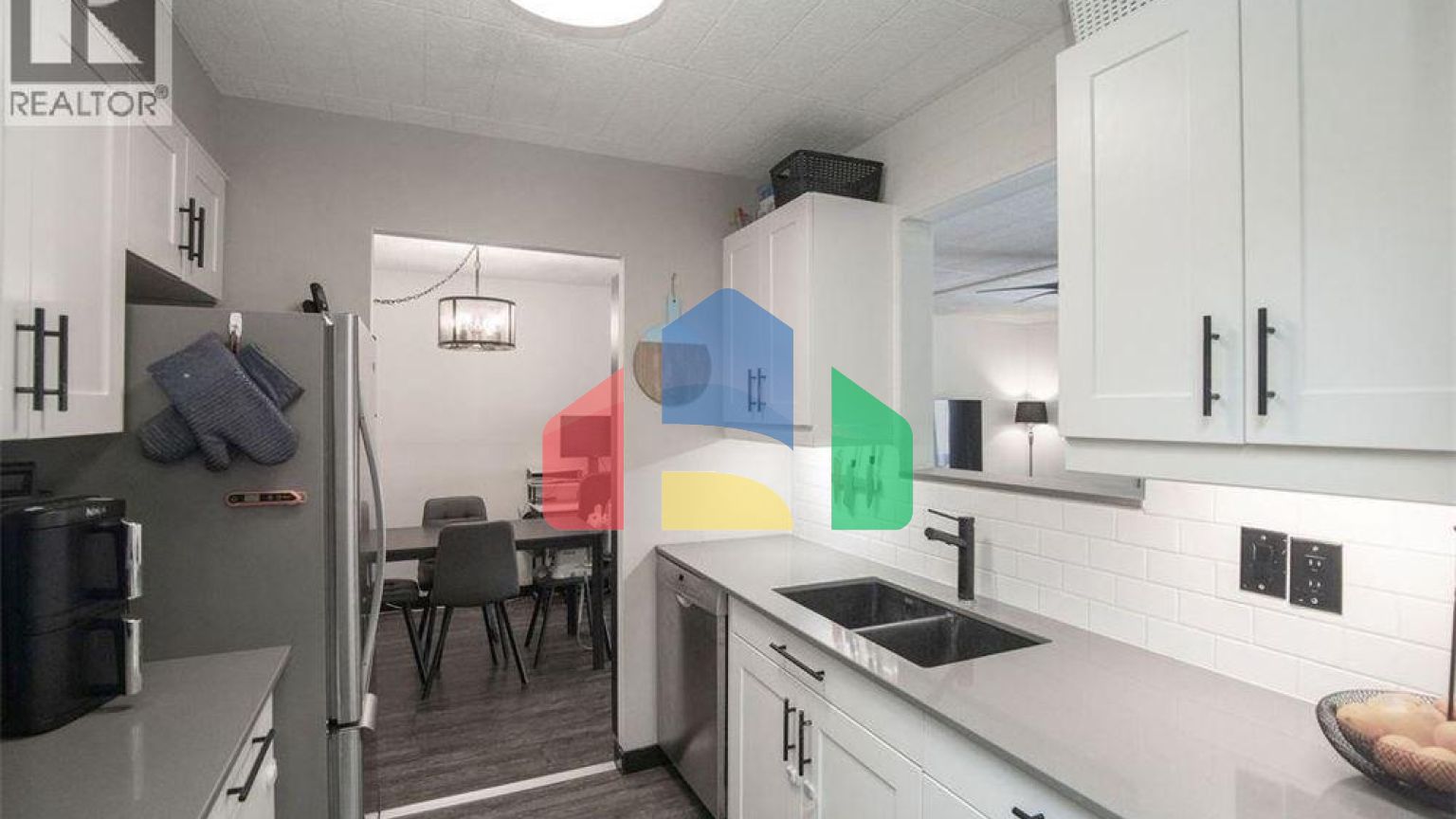 Residential - Single Family Home - Kitchener, Canada - Canada