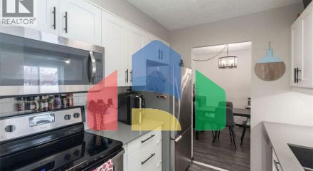 Residential - Single Family Home - Kitchener, Canada - Canada