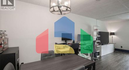 Residential - Single Family Home - Kitchener, Canada - Canada