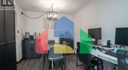 Residential - Single Family Home - Kitchener, Canada - Canada