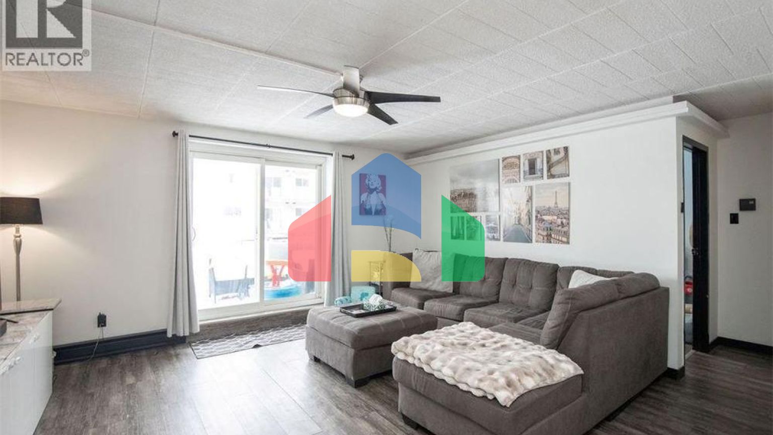 Residential - Single Family Home - Kitchener, Canada - Canada