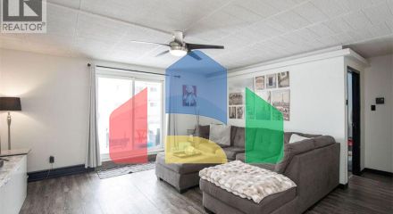 Residential - Single Family Home - Kitchener, Canada - Canada