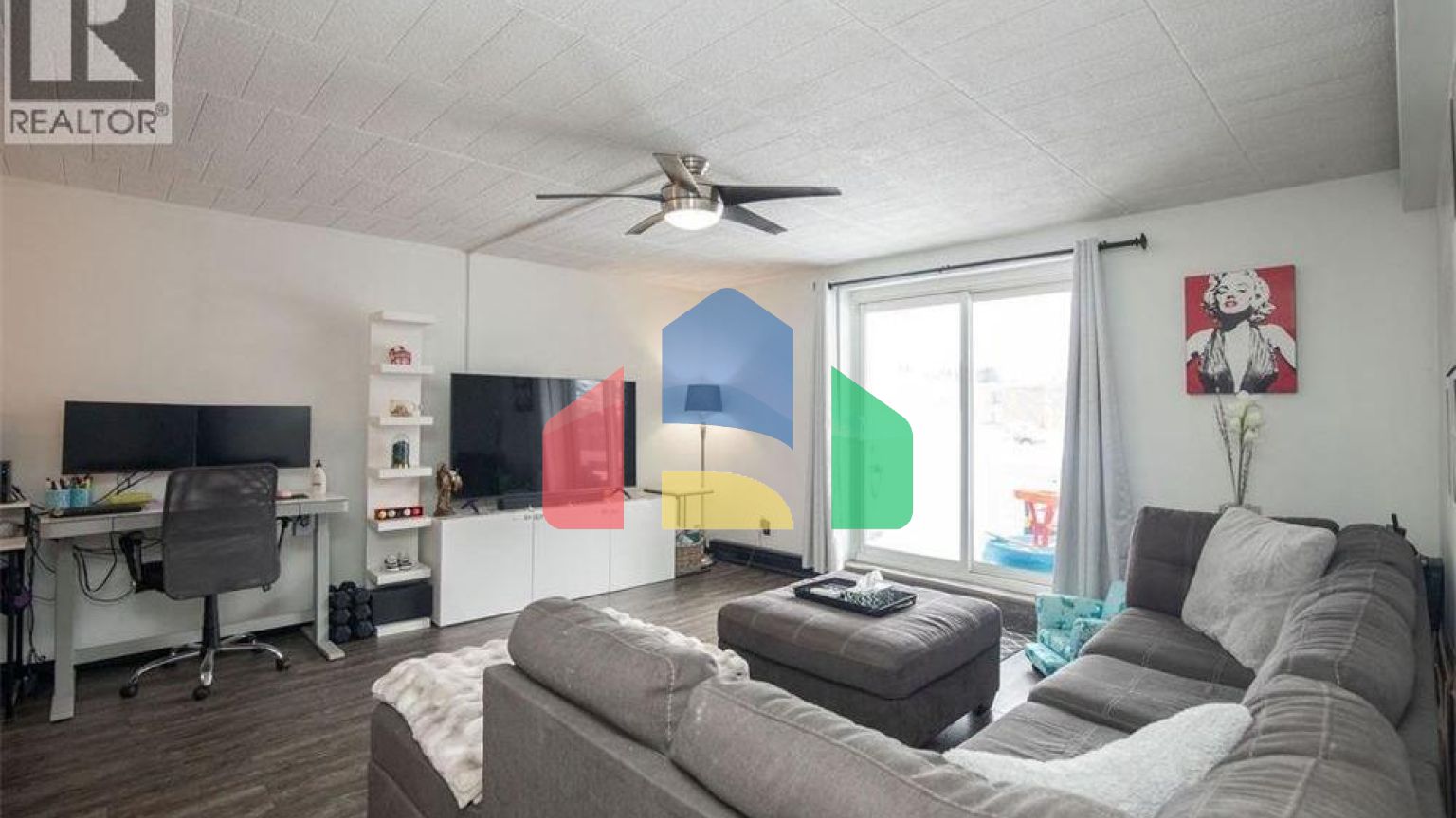 Residential - Single Family Home - Kitchener, Canada - Canada