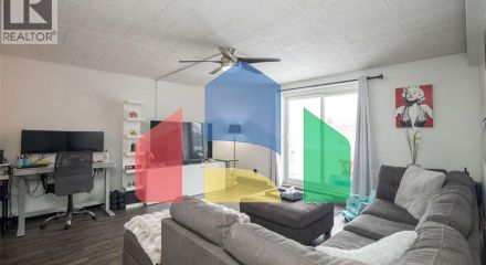 Residential - Single Family Home - Kitchener, Canada - Canada