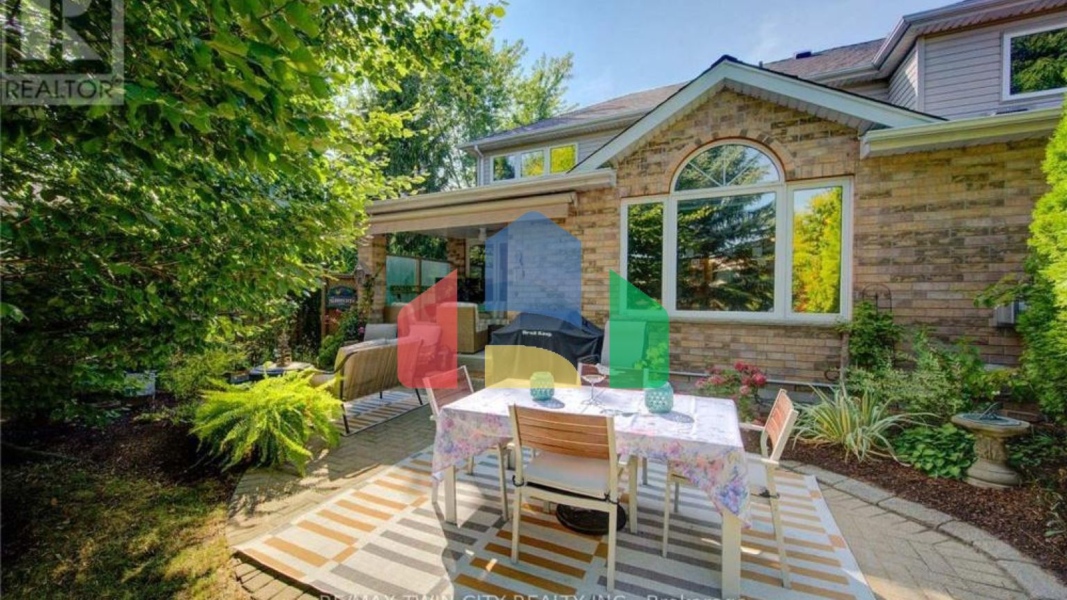 Residential - Single Family Home - Kitchener, Canada - Canada