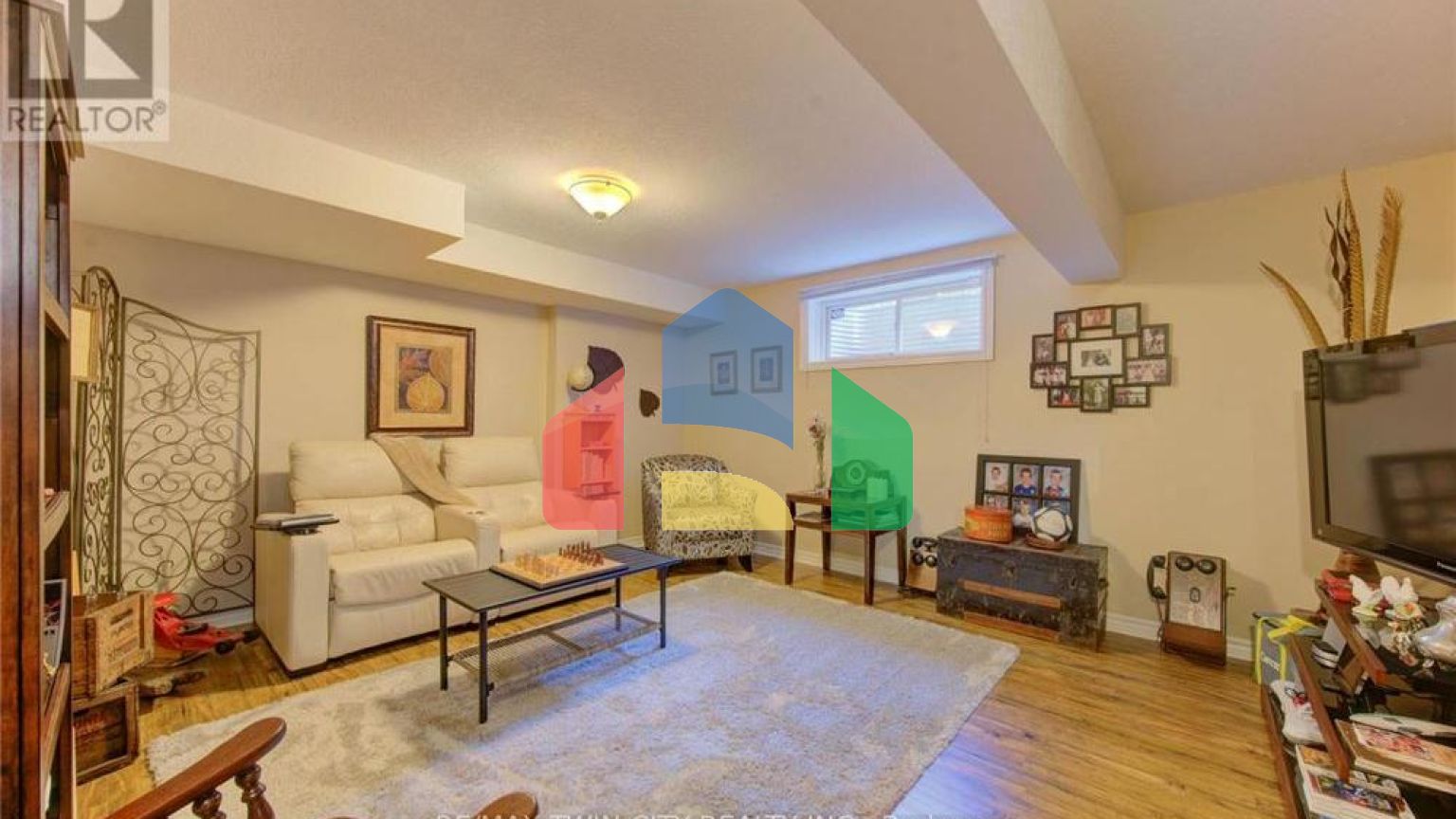 Residential - Single Family Home - Kitchener, Canada - Canada