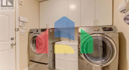 Residential - Single Family Home - Kitchener, Canada - Canada