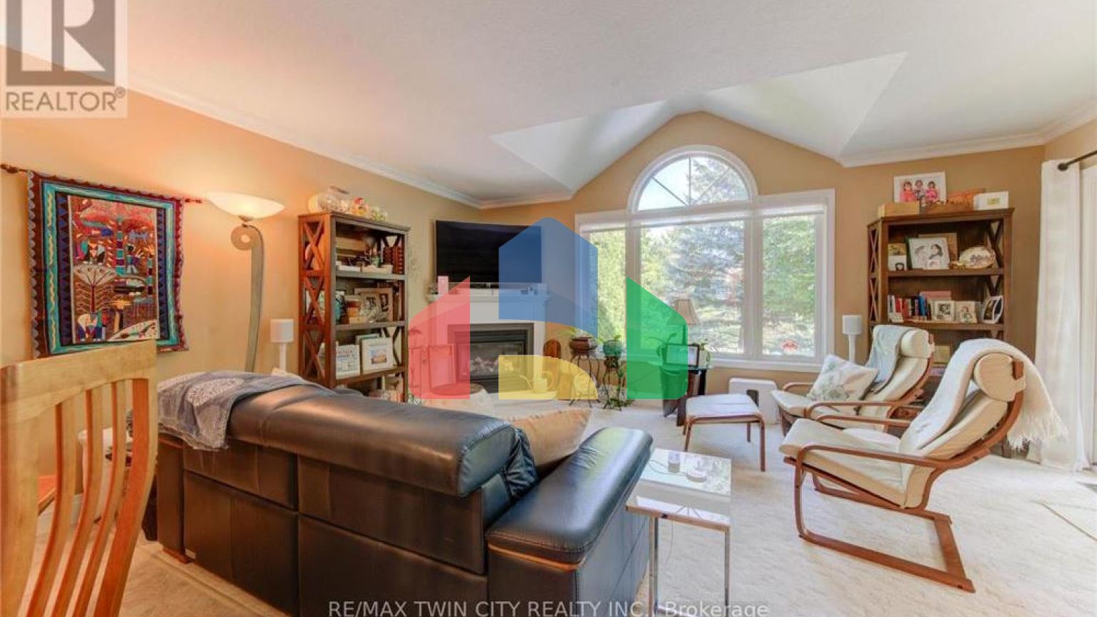 Residential - Single Family Home - Kitchener, Canada - Canada