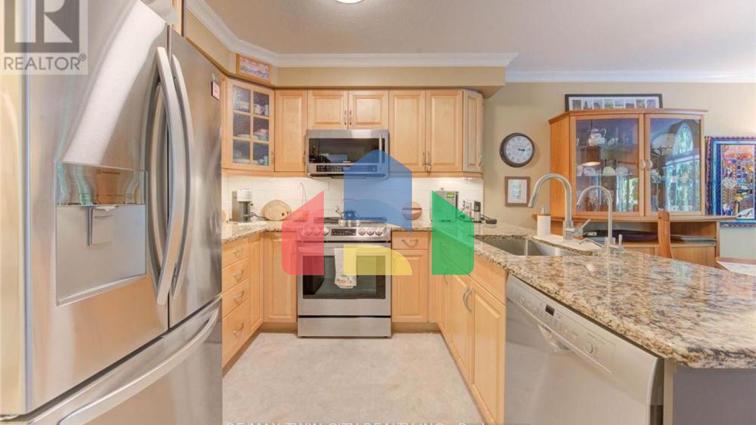 Residential - Single Family Home - Kitchener, Canada - Canada