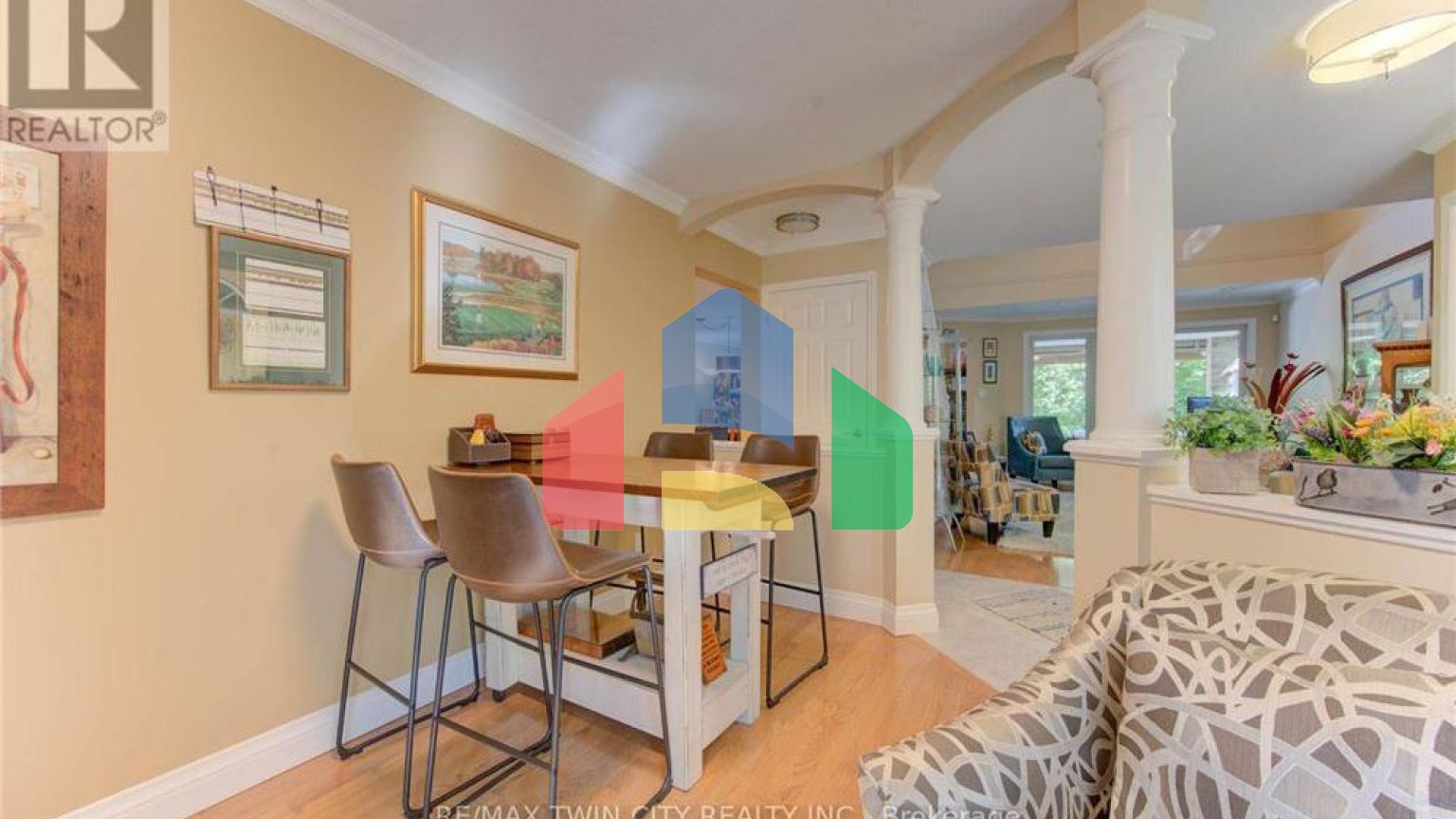 Residential - Single Family Home - Kitchener, Canada - Canada