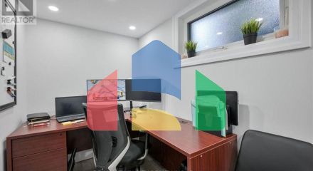 Residential - Single Family Home - Kitchener, Canada - Canada