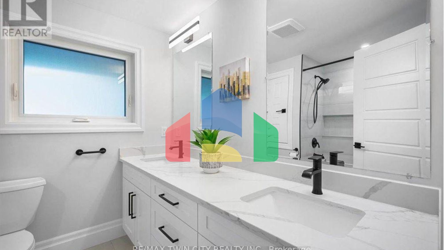 Residential - Single Family Home - Kitchener, Canada - Canada