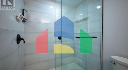 Residential - Single Family Home - Kitchener, Canada - Canada