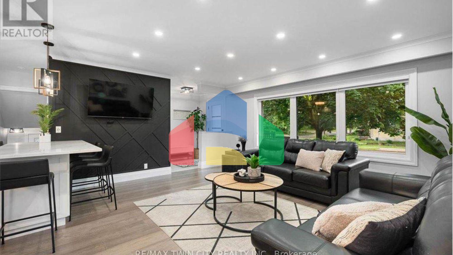 Residential - Single Family Home - Kitchener, Canada - Canada