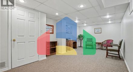 Residential - Single Family Home - Kitchener, Canada - Canada