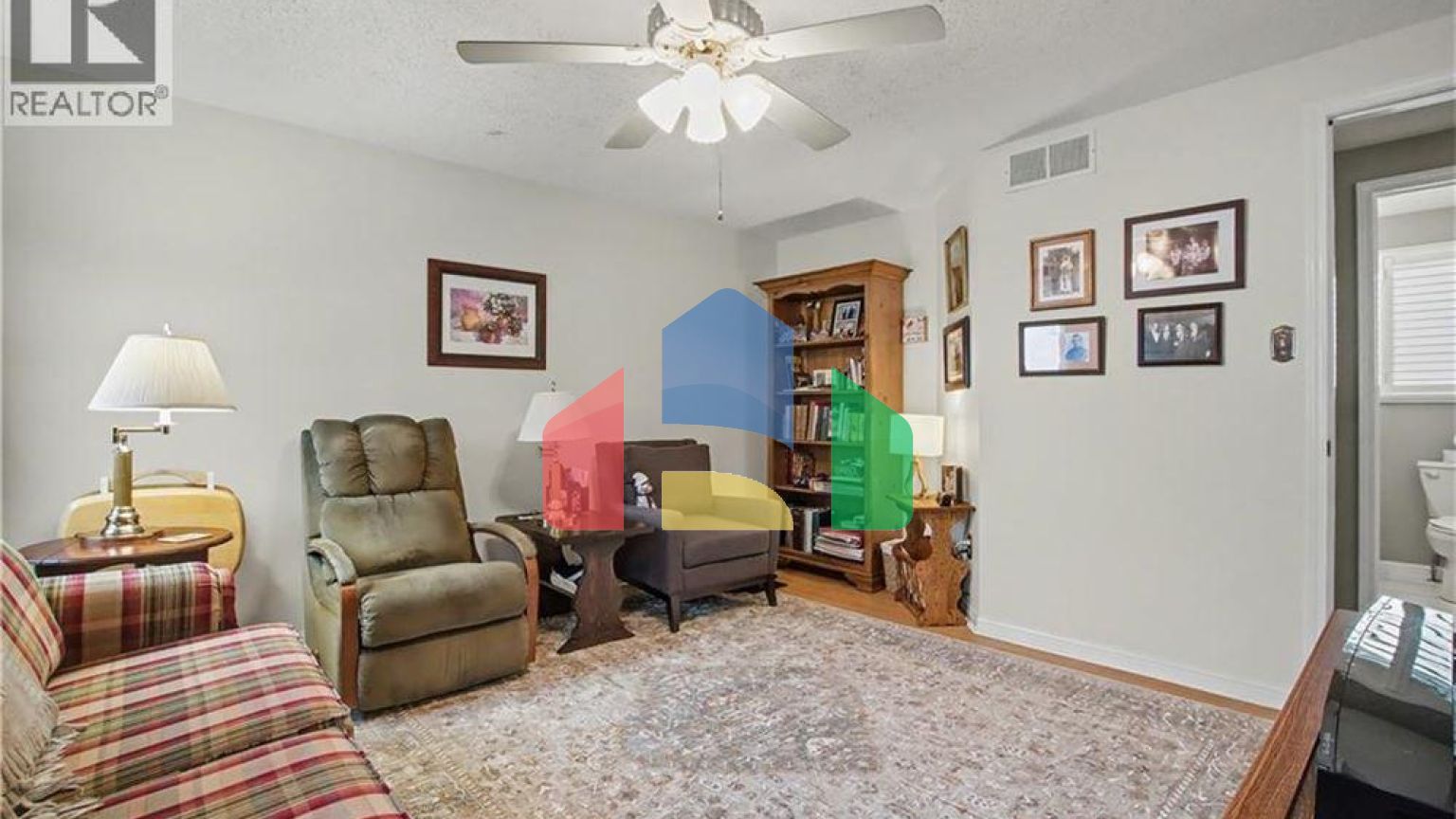 Residential - Single Family Home - Kitchener, Canada - Canada