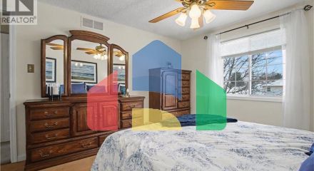 Residential - Single Family Home - Kitchener, Canada - Canada