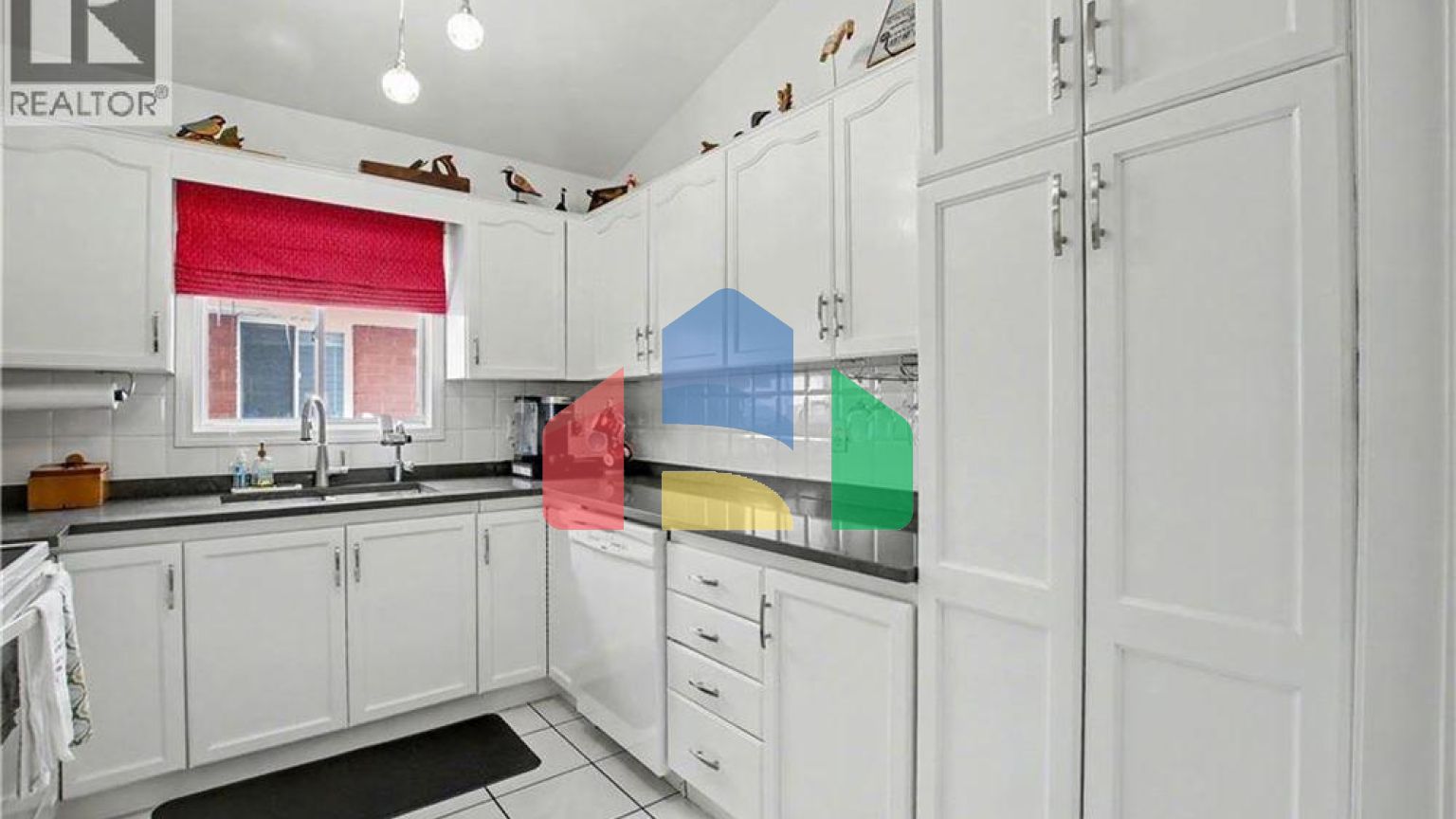 Residential - Single Family Home - Kitchener, Canada - Canada