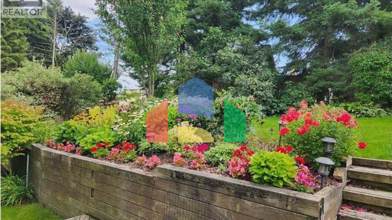 Residential - Single Family Home - Kitchener, Canada - Canada