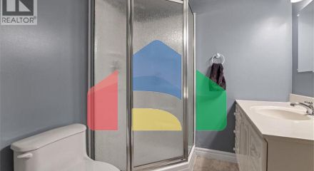 Residential - Single Family Home - Kitchener, Canada - Canada