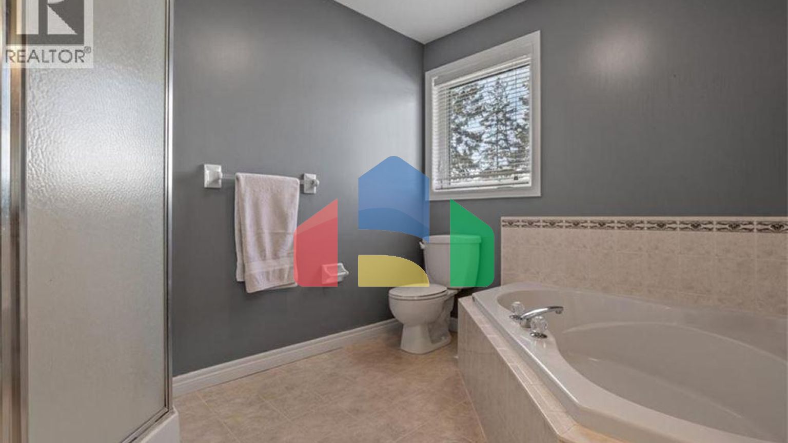 Residential - Single Family Home - Kitchener, Canada - Canada