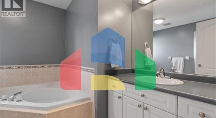 Residential - Single Family Home - Kitchener, Canada - Canada