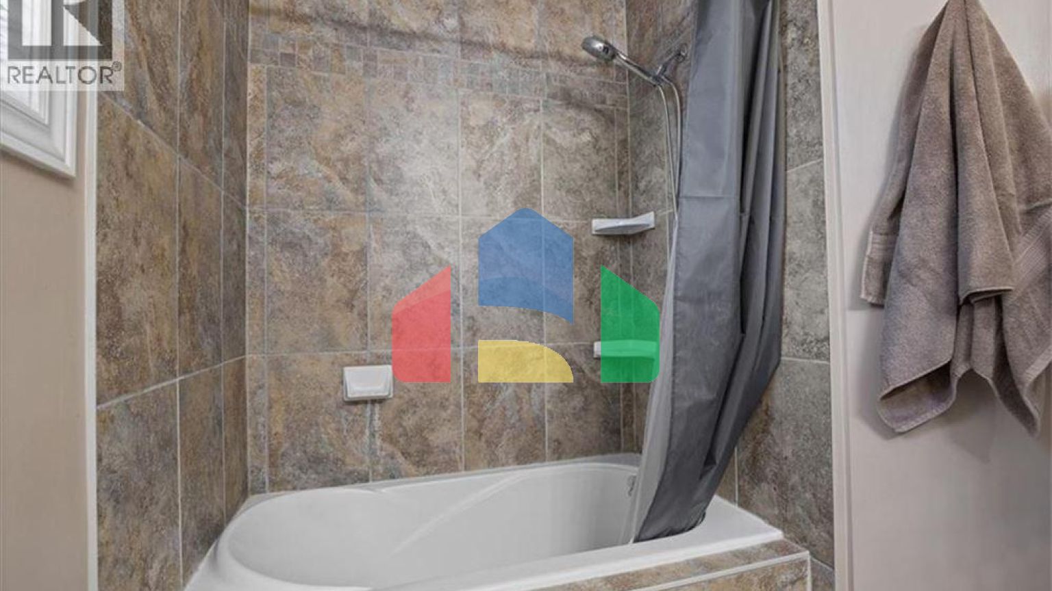 Residential - Single Family Home - Kitchener, Canada - Canada