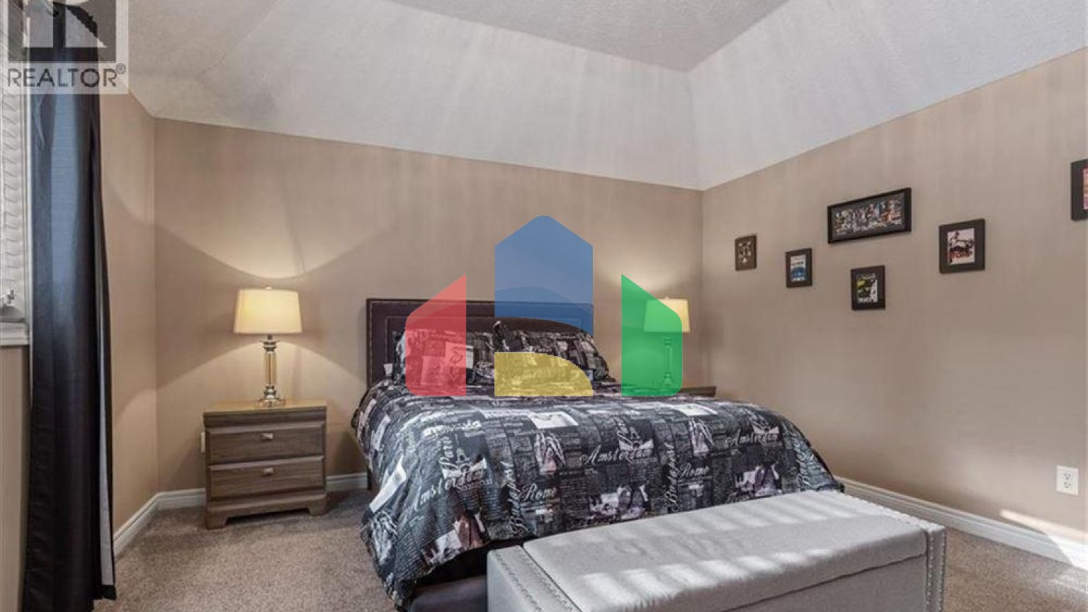 Residential - Single Family Home - Kitchener, Canada - Canada